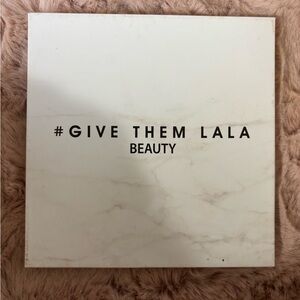 Layla eyeshadow pallet brand new